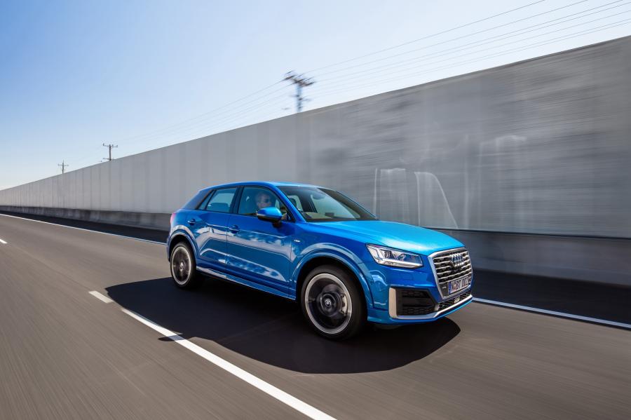  Audi Q2 TDI Quattro S-Line 2017 года  (AU) (фото 8 из 20)